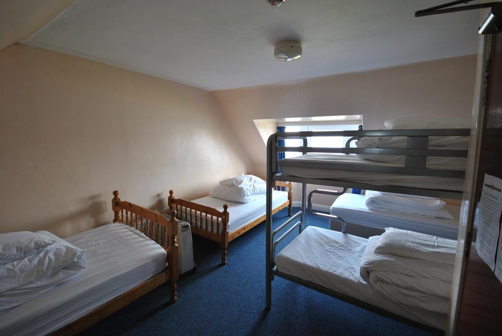 Saucy Mary'S Hostel カイリーキン 部屋 写真